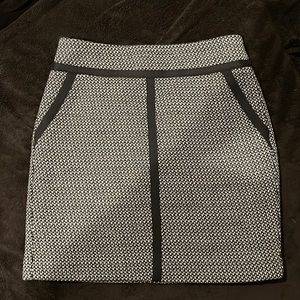 Loft mini skirt, black and grey, side pockets, zips in back, size 2